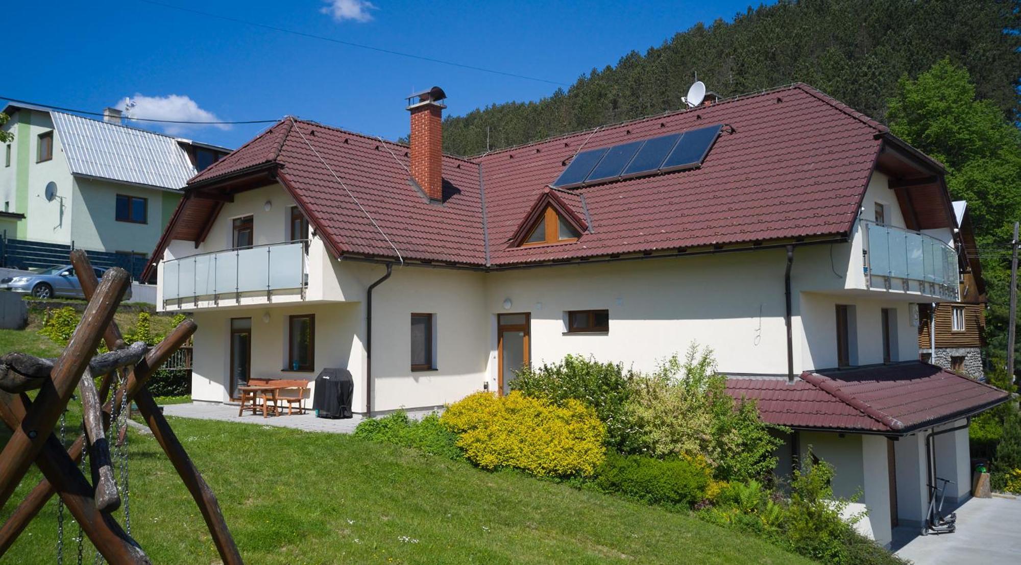 Penzion Emilia Ruzomberok Exteriör bild