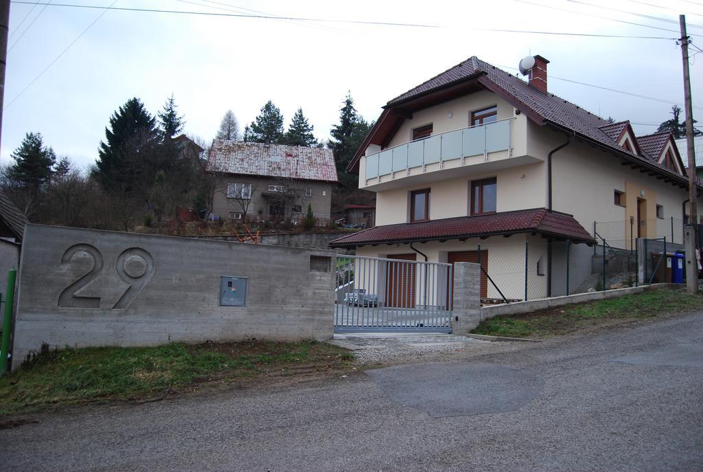 Penzion Emilia Ruzomberok Exteriör bild
