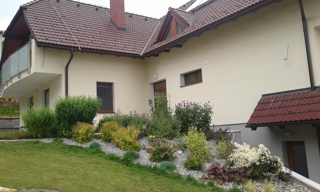 Penzion Emilia Ruzomberok Exteriör bild